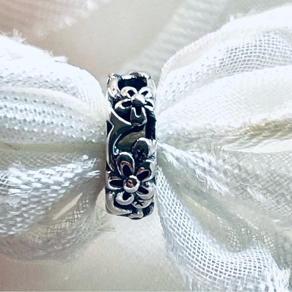 🐻 NWOT Winnie The Pooh & Piglet Charm ✨ - Picture 8 of 9